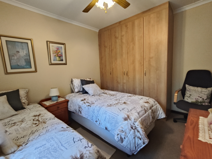 3 Bedroom Property for Sale in Wavecrest Eastern Cape